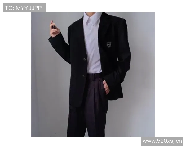 高冷足球明星的背影与头像展现独特魅力与风采